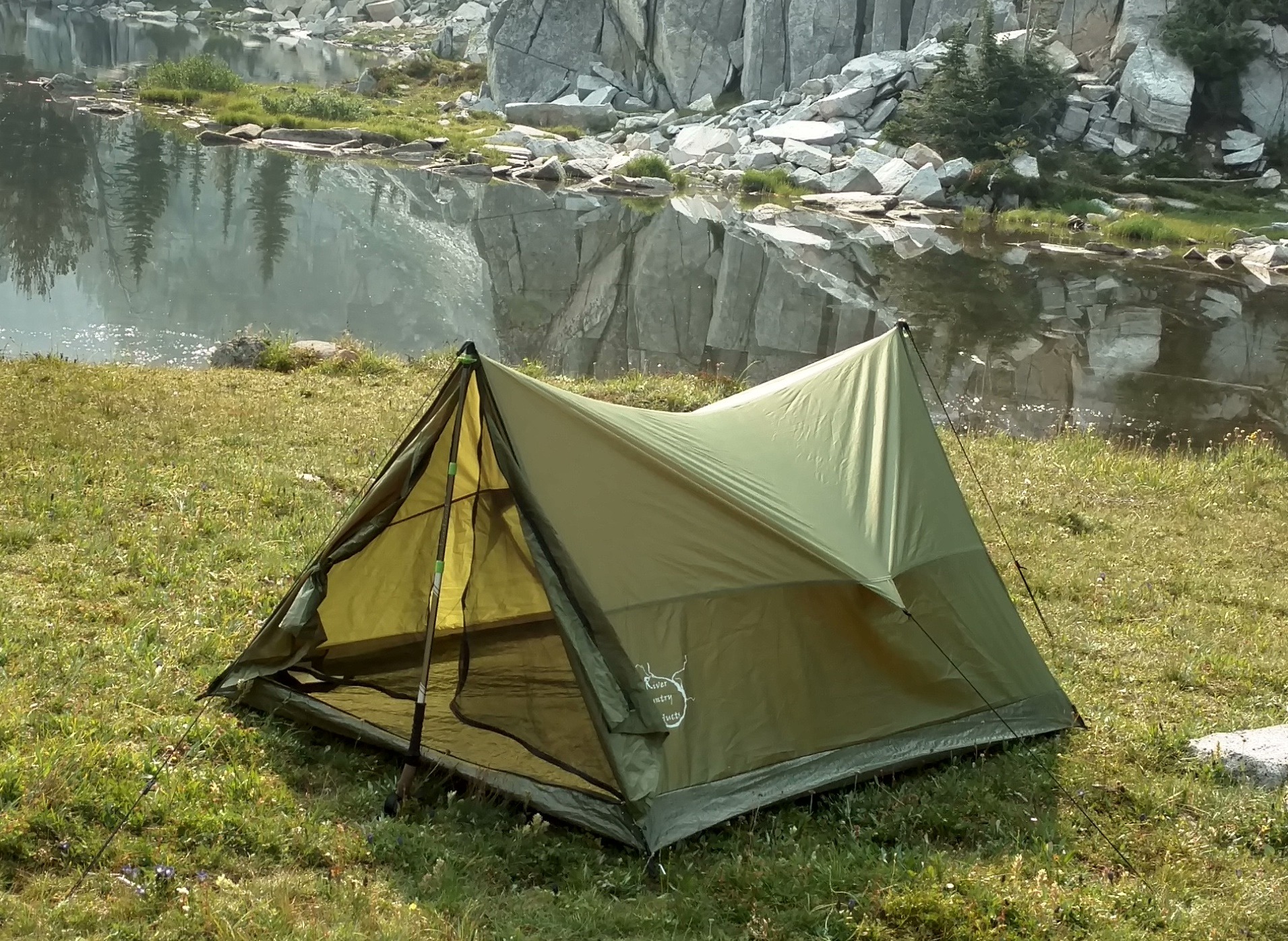 Revu de la tente de randonnée Golden Bear pour 2 personnes